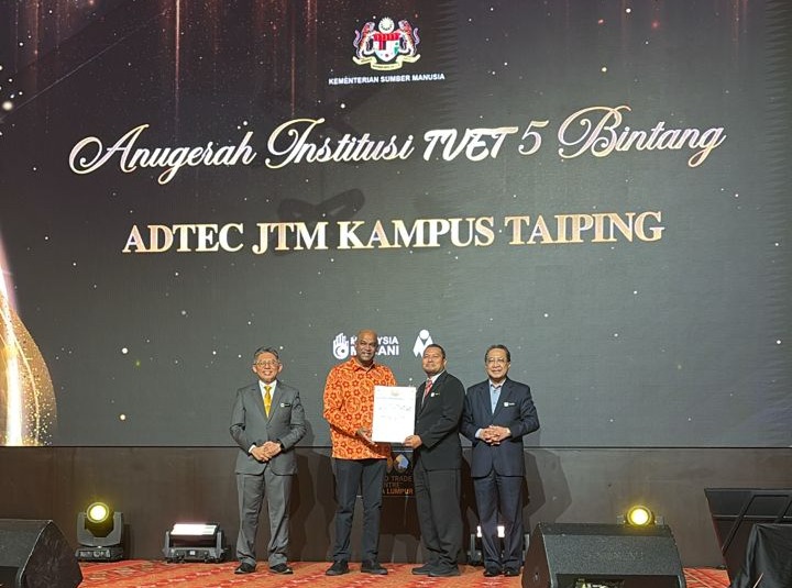 PENGANUGERAHAN INSTITUSI TVET 5 BINTANG